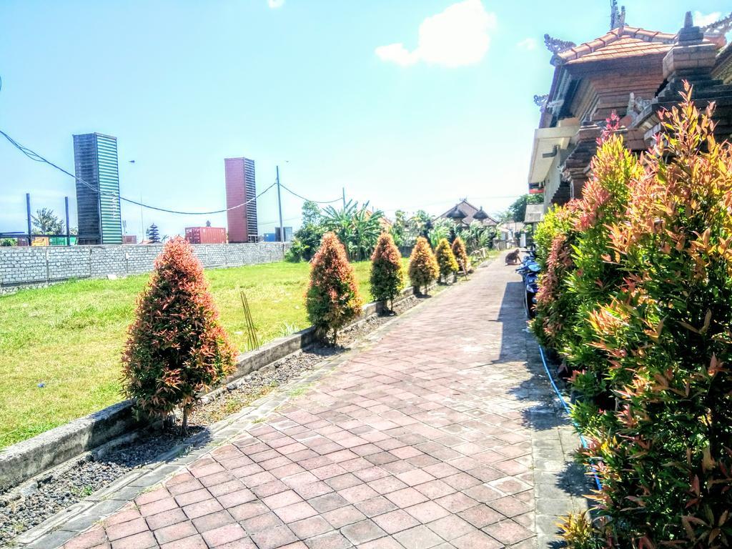 Santi Homestay Canggu Exterior foto