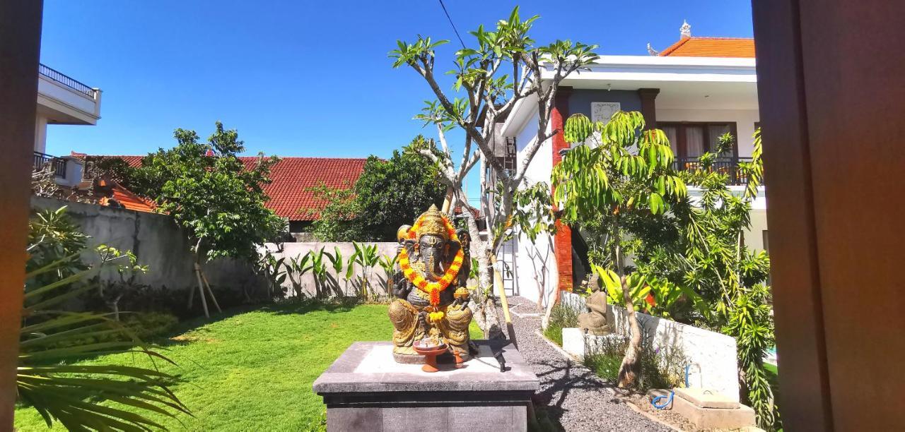 Santi Homestay Canggu Exterior foto