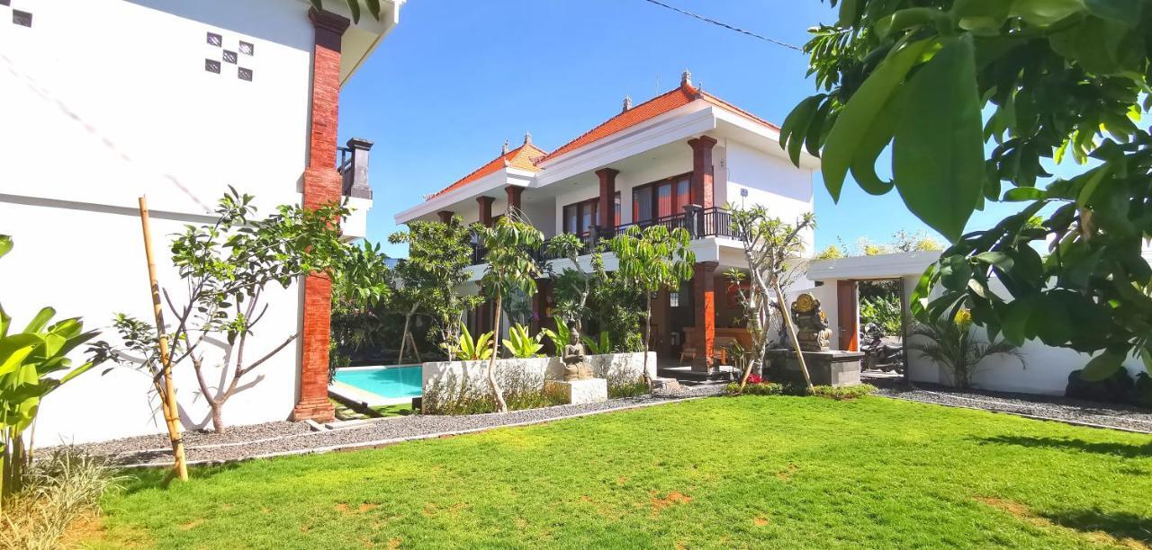 Santi Homestay Canggu Exterior foto